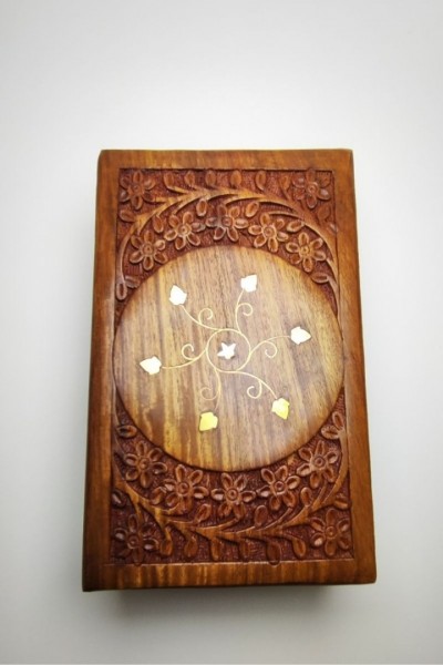 El Oyması Motifli Ahşap Takı ve Saklama Kutusu