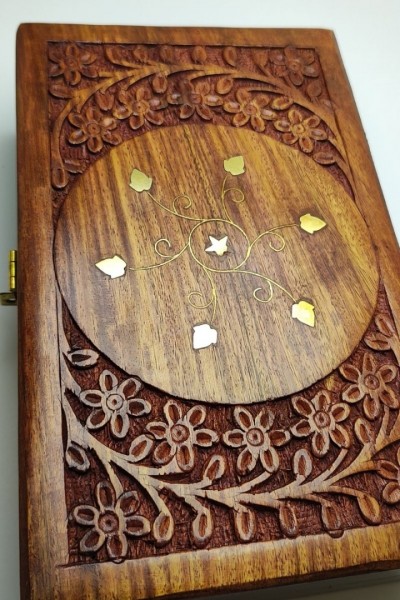 El Oyması Motifli Ahşap Takı ve Saklama Kutusu