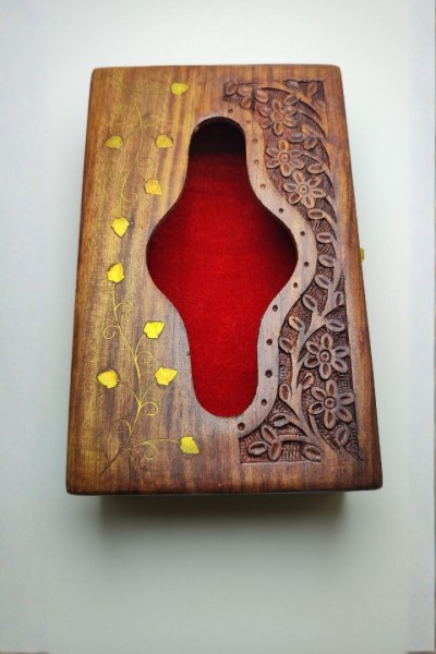 Peçetelik Detaylı El Oyması Motifli Ahşap Takı ve Saklama Kutusu