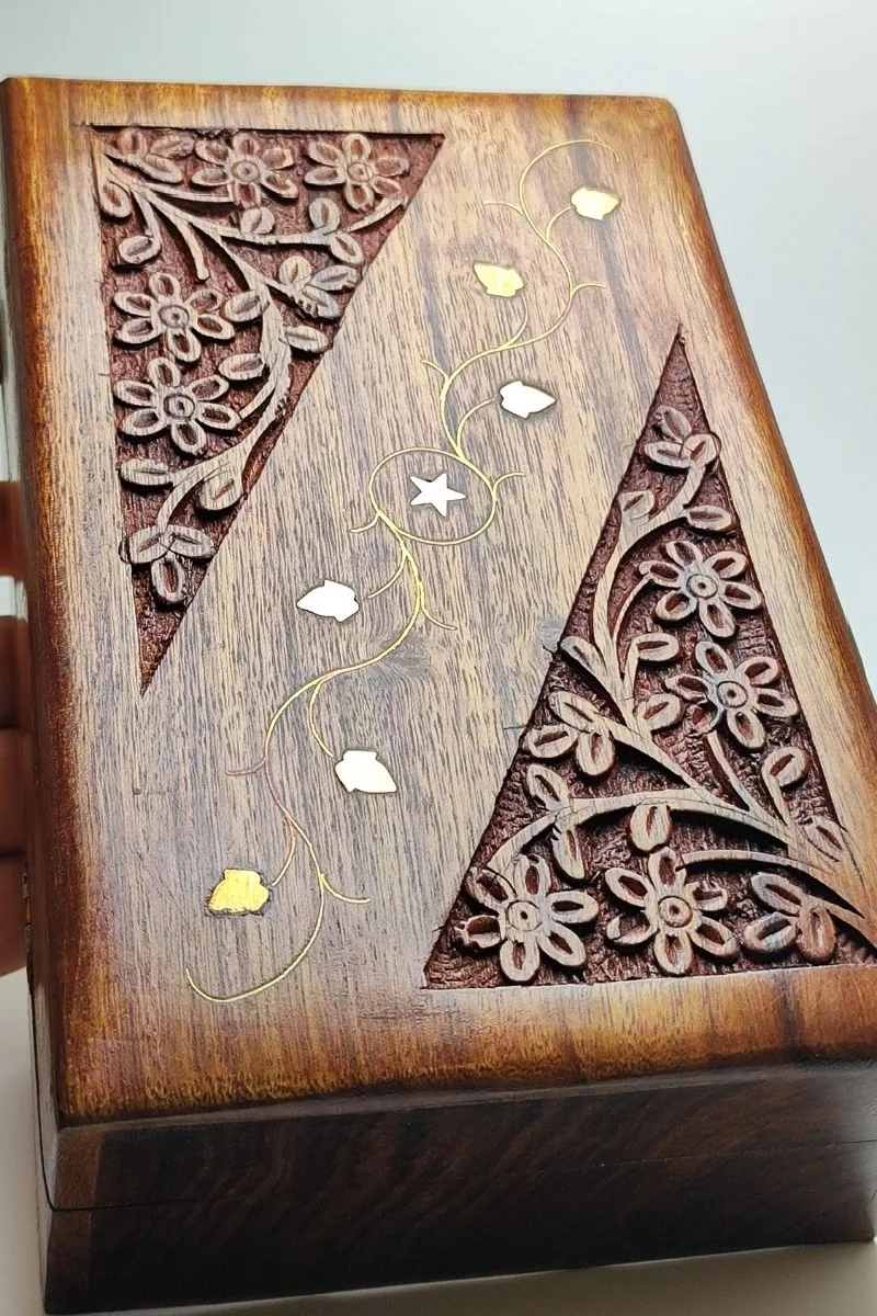 El Oyması Geometrik Motifli Ahşap Takı ve Saklama Kutusu · MK-AHS10179
