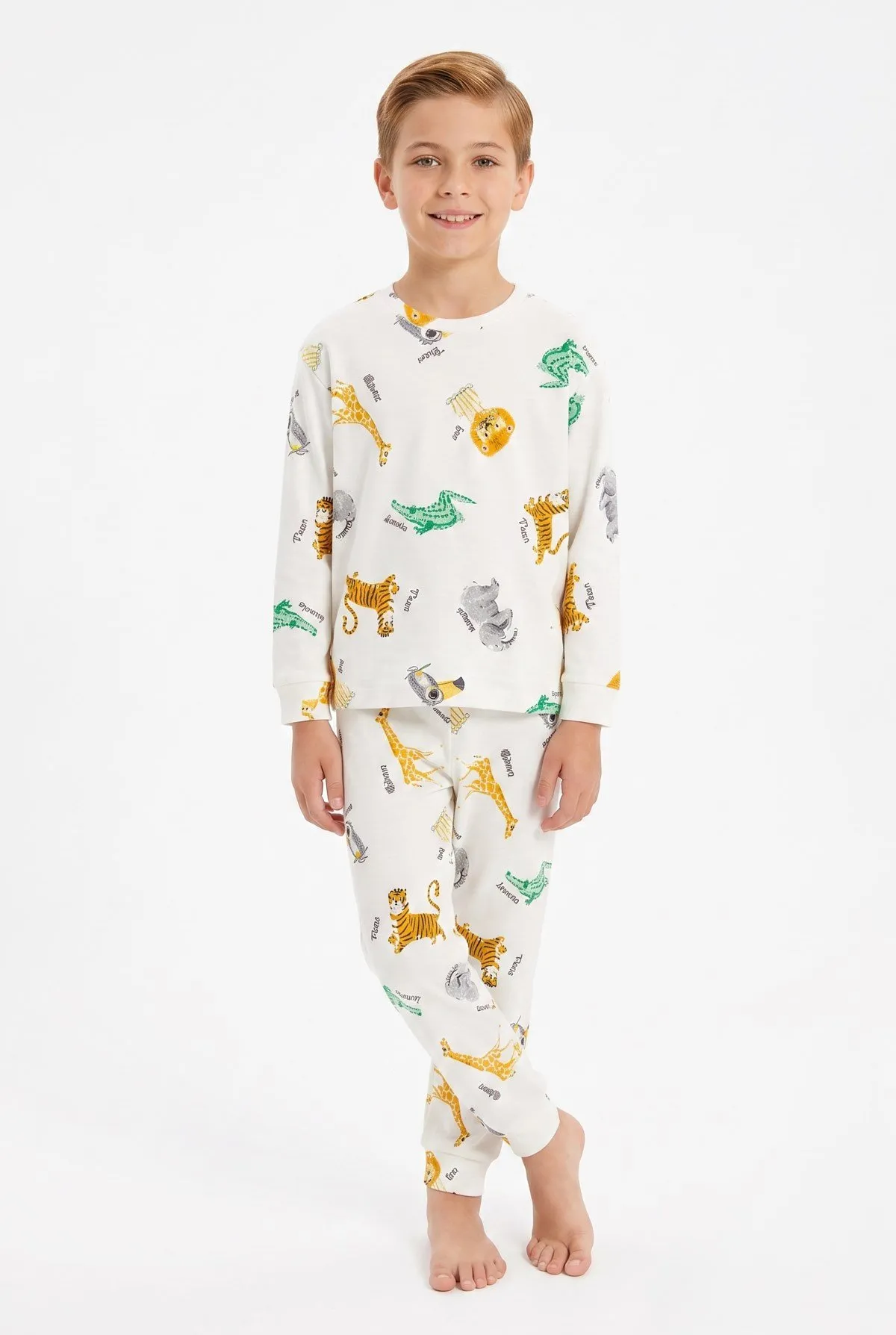 Erkek çocuk safari hayvan desenli pamuklu pijama takımı beyaz alternatif ürün görseli — Erkek Çocuk Safari Hayvan Desenli Pamuklu Pijama Takımı - Beyaz · PJ-61514-BYZ