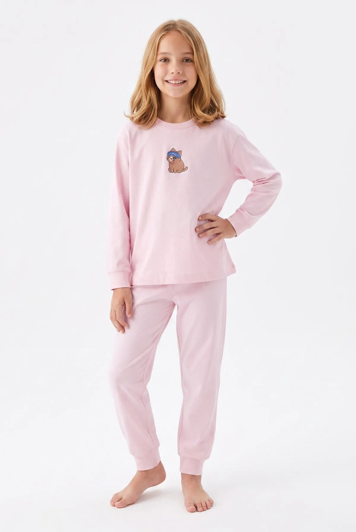 Kız çocuk uykucu kedi pamuklu pijama takımı pembe ürün detay görünümü — Kız Çocuk Uykucu Kedi Pamuklu Pijama Takımı - Pembe · PJ-M5001-PK