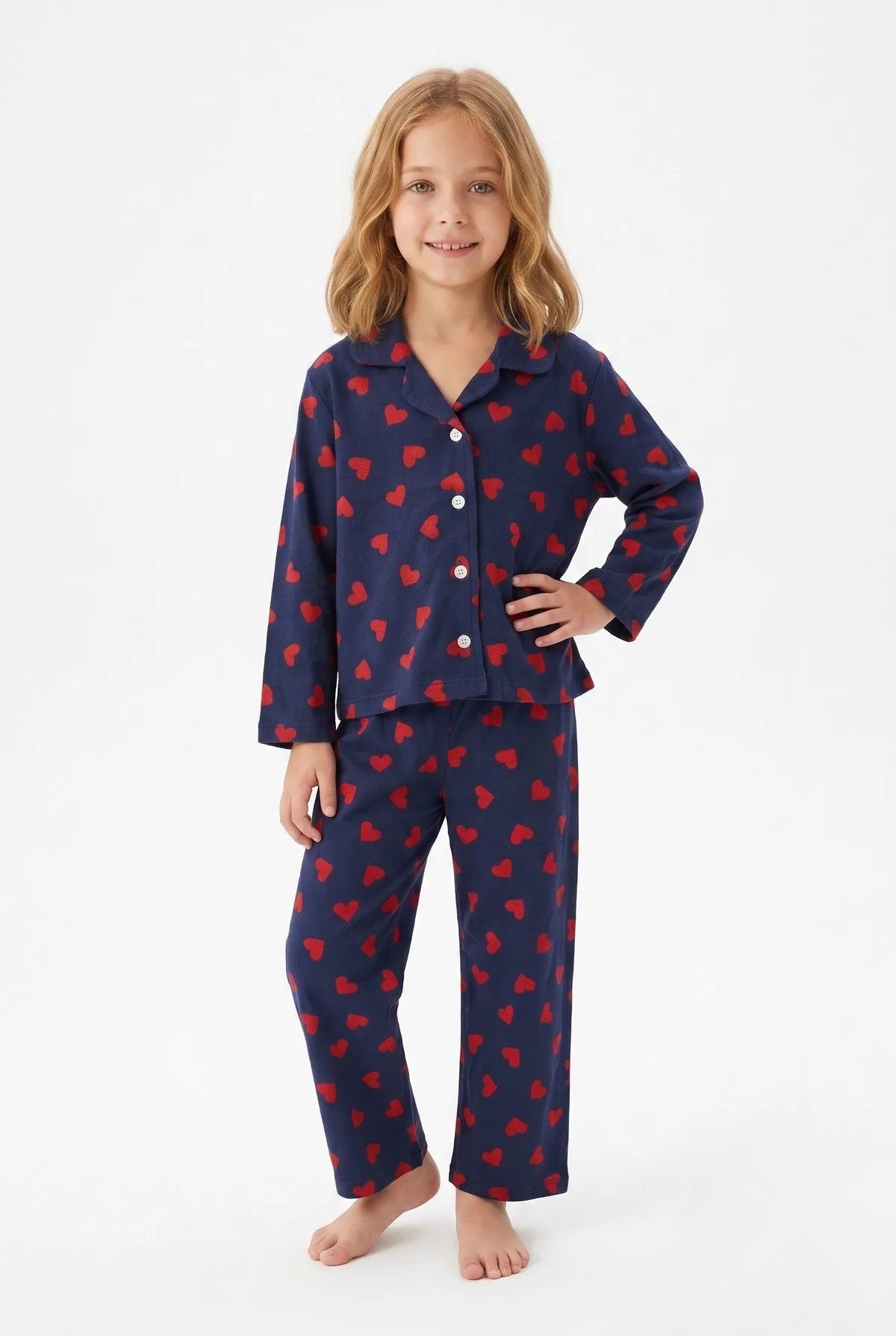 Kız çocuk düğmeli kalp baskılı pamuklu pijama takımı lacivert üst detay görünümü — Kız Çocuk Düğmeli Kalp Baskılı Pamuklu Pijama Takımı - Lacivert · PJ-D1009-LCV